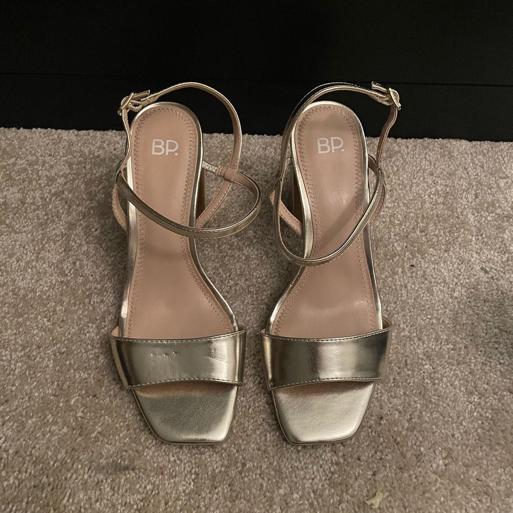 BP. gold block heel